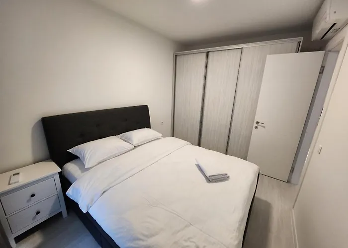 Tourist Luxury In Bucareste