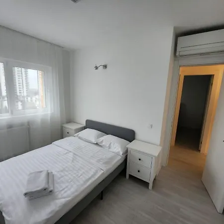 Tourist Luxury In * Bukarest