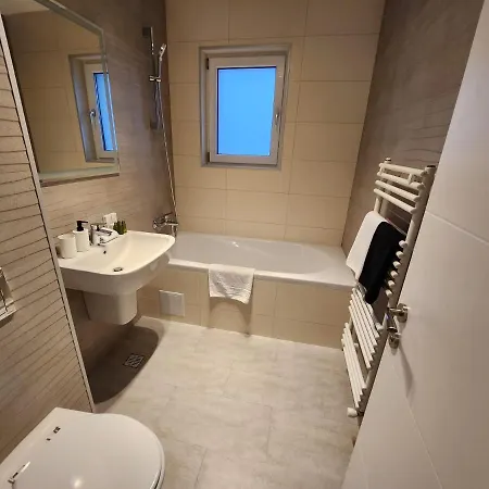 Tourist Luxury In * Bukarest